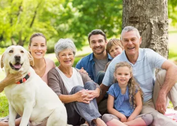 Consejos para evangelizar a tu familia con autenticidad, oración y testimonio personal.