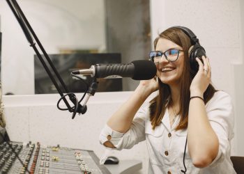 Desarrollo de Programas Radiales Cristianos para Jóvenes
